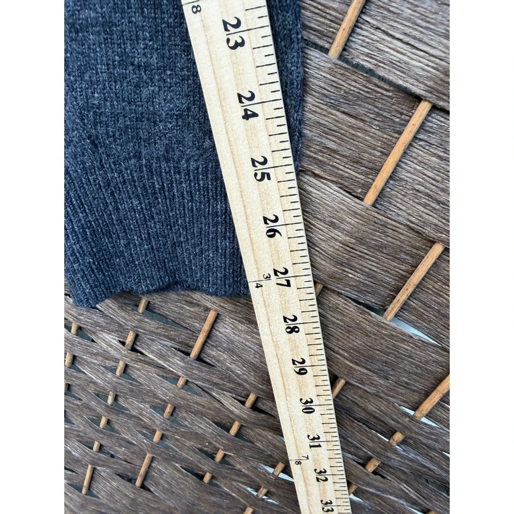 LL Bean Mens XL Gray 100% Lambswool V-Neck Raglan Sweater 264789